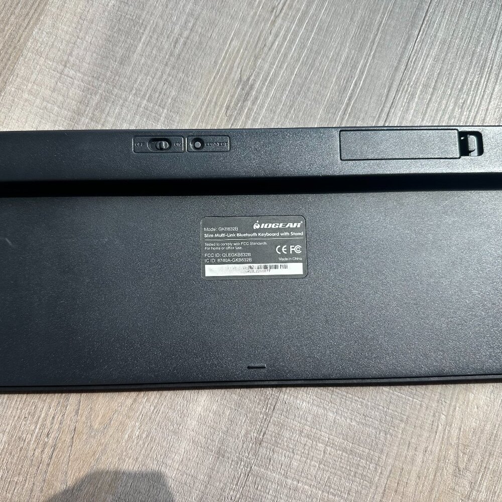 Slim Multi-Link bluetooth Keyboard - Picture 2 of 5